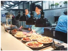 电商巨头纷纷试水 “新零售”加速落地变现